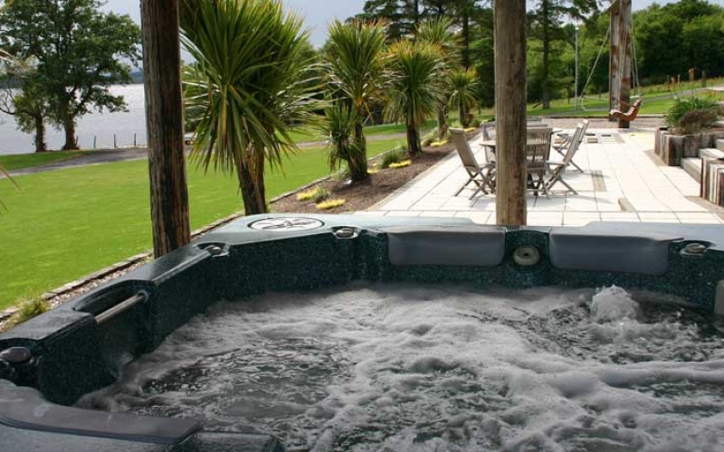 On-site Facilities | Outdoor Hot Tubs